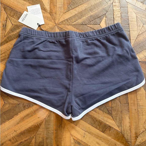 NWT Aritzia Low-Rise Dolphin Shorts - Picture 7 of 8
